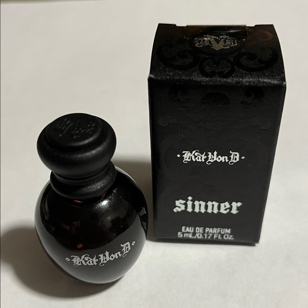 Kat Von D Sinner Eau de Parfum - Deep Black/New  5ml
Box opened only for photo
